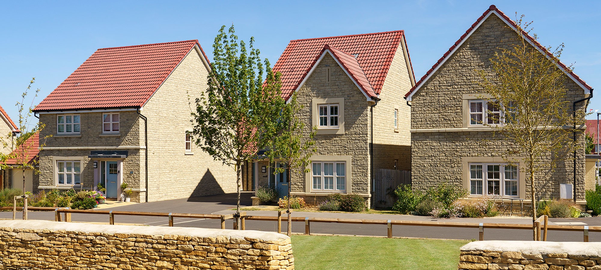 <h1>Beautiful and <br>practical homes <br>inside and out</h1>