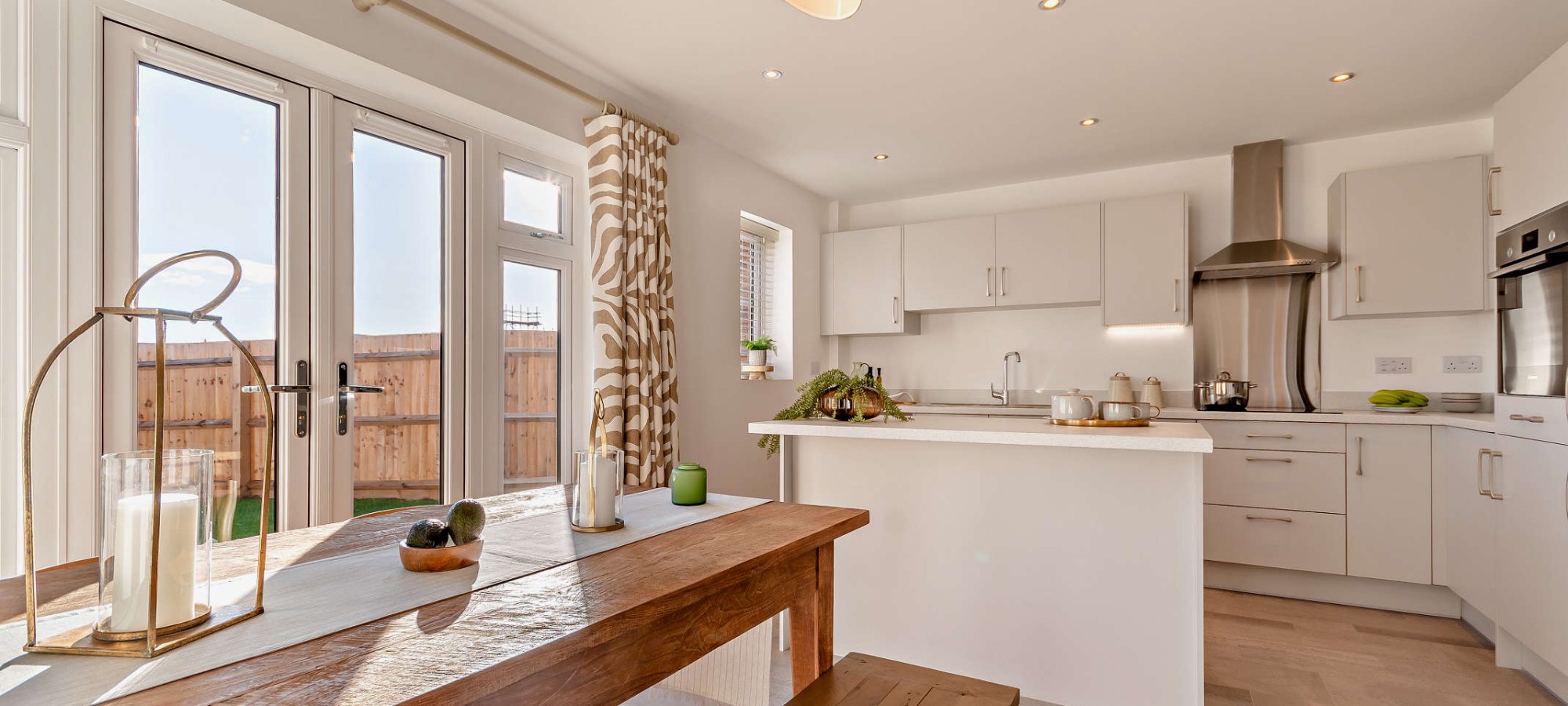 <h1>Discover a range <br>of beautifully <br>designed homes</h1>