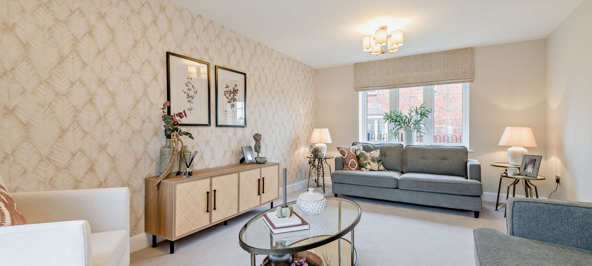 <h1>Beautifully <br>designed homes <br>in Wiltshire</h1>